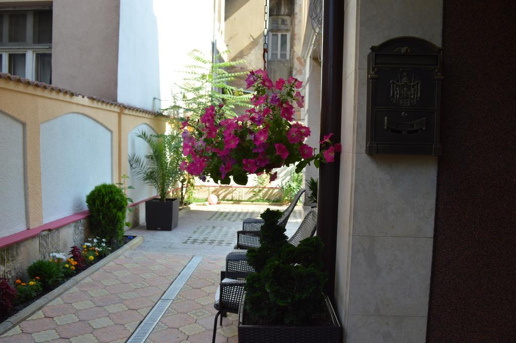 Bon Bon Hotel Sofia Exterior foto